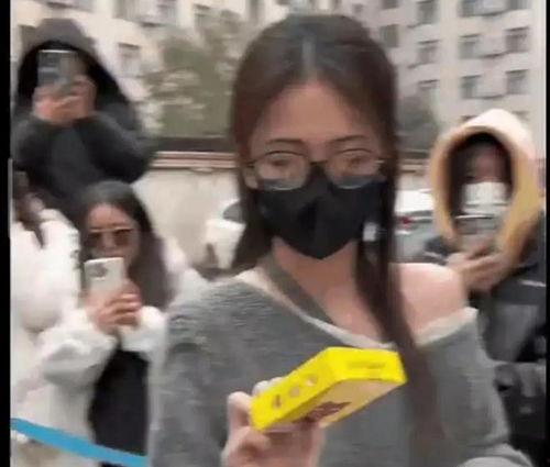 娱乐吃瓜爆料搞笑视频,笑料横生!娱乐吃瓜爆料搞笑视频大盘点 第1张 娱乐吃瓜爆料搞笑视频,笑料横生!娱乐吃瓜爆料搞笑视频大盘点 第1张